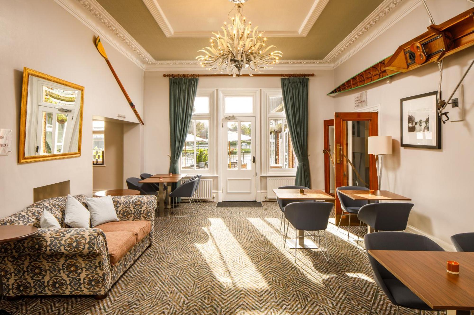 Hotel Sunday London Staines-Upon-Thames Heathrow T5 Exteriér fotografie