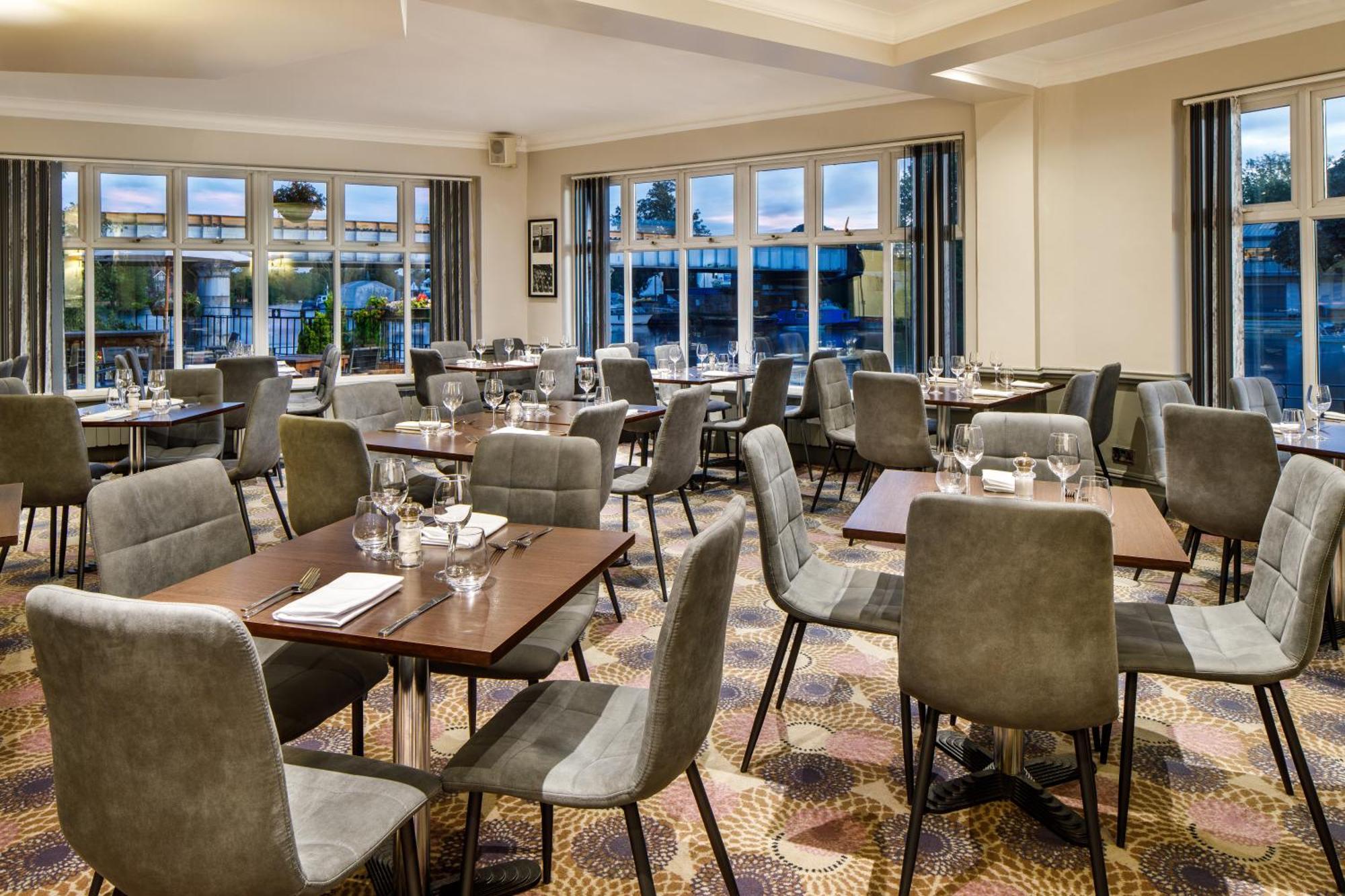 Hotel Sunday London Staines-Upon-Thames Heathrow T5 Exteriér fotografie
