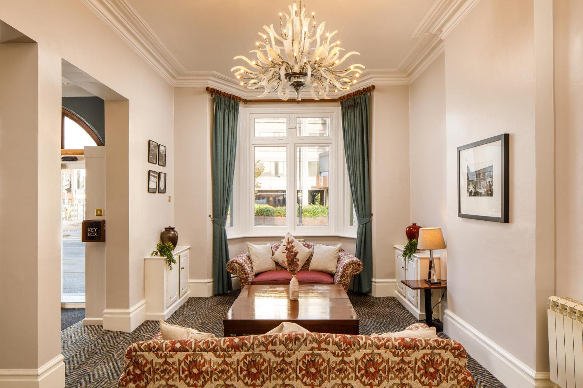 Hotel Sunday London Staines-Upon-Thames Heathrow T5 Exteriér fotografie