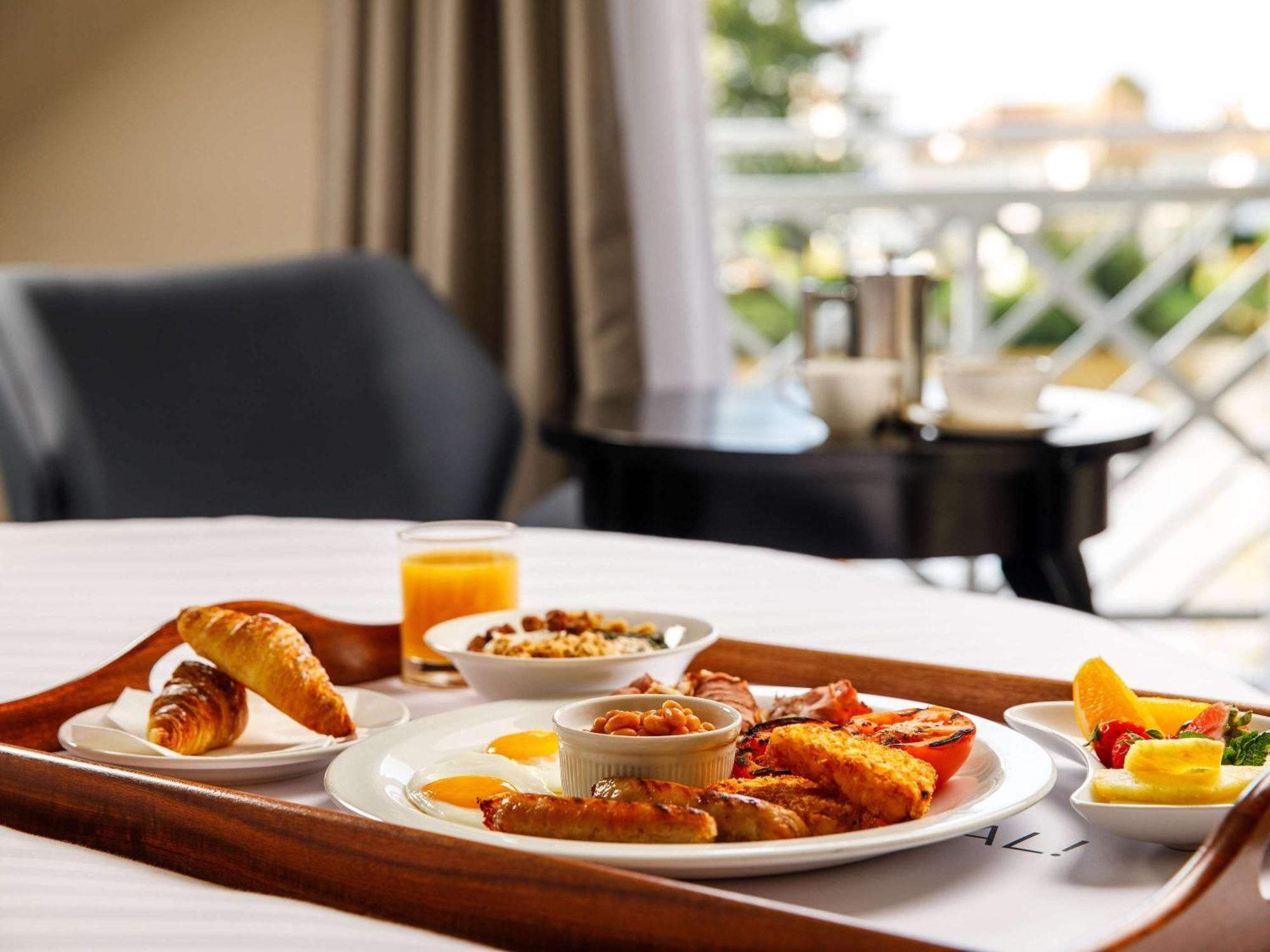 Hotel Sunday London Staines-Upon-Thames Heathrow T5 Exteriér fotografie
