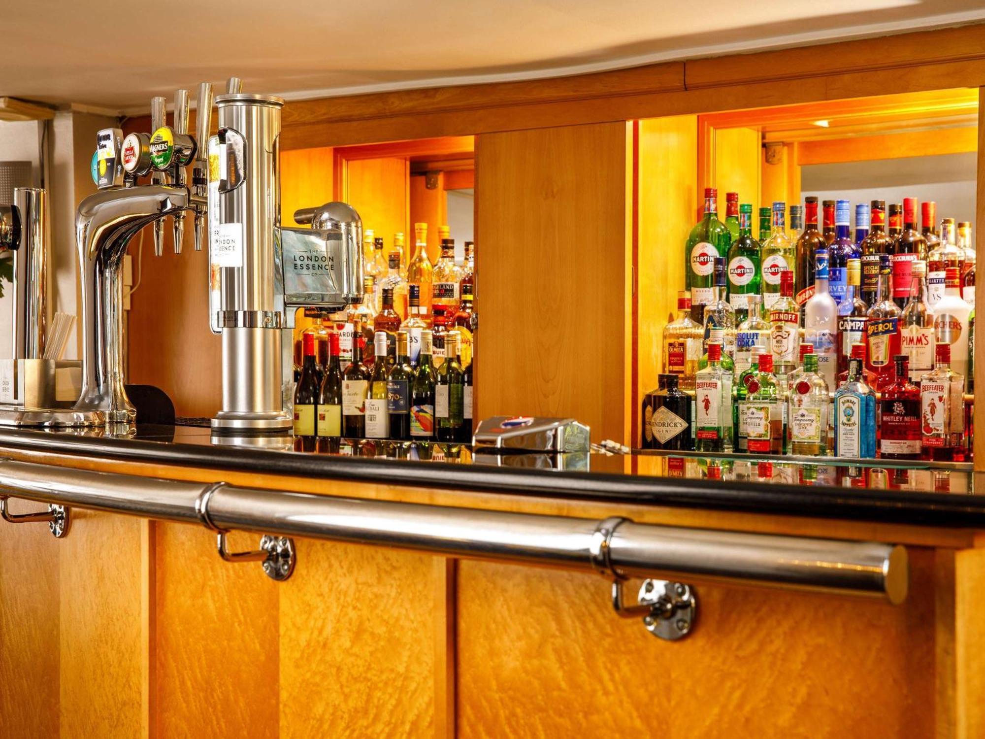 Hotel Sunday London Staines-Upon-Thames Heathrow T5 Exteriér fotografie