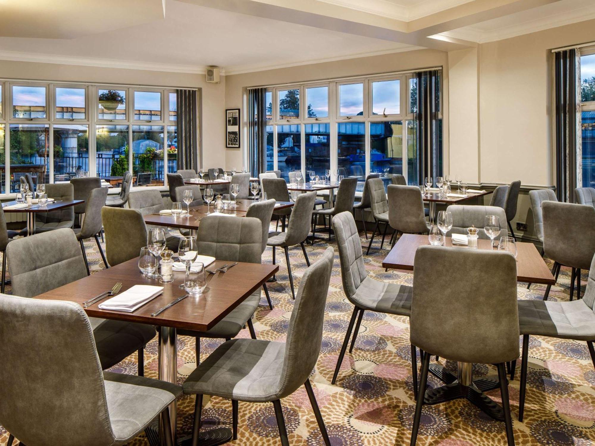 Hotel Sunday London Staines-Upon-Thames Heathrow T5 Exteriér fotografie