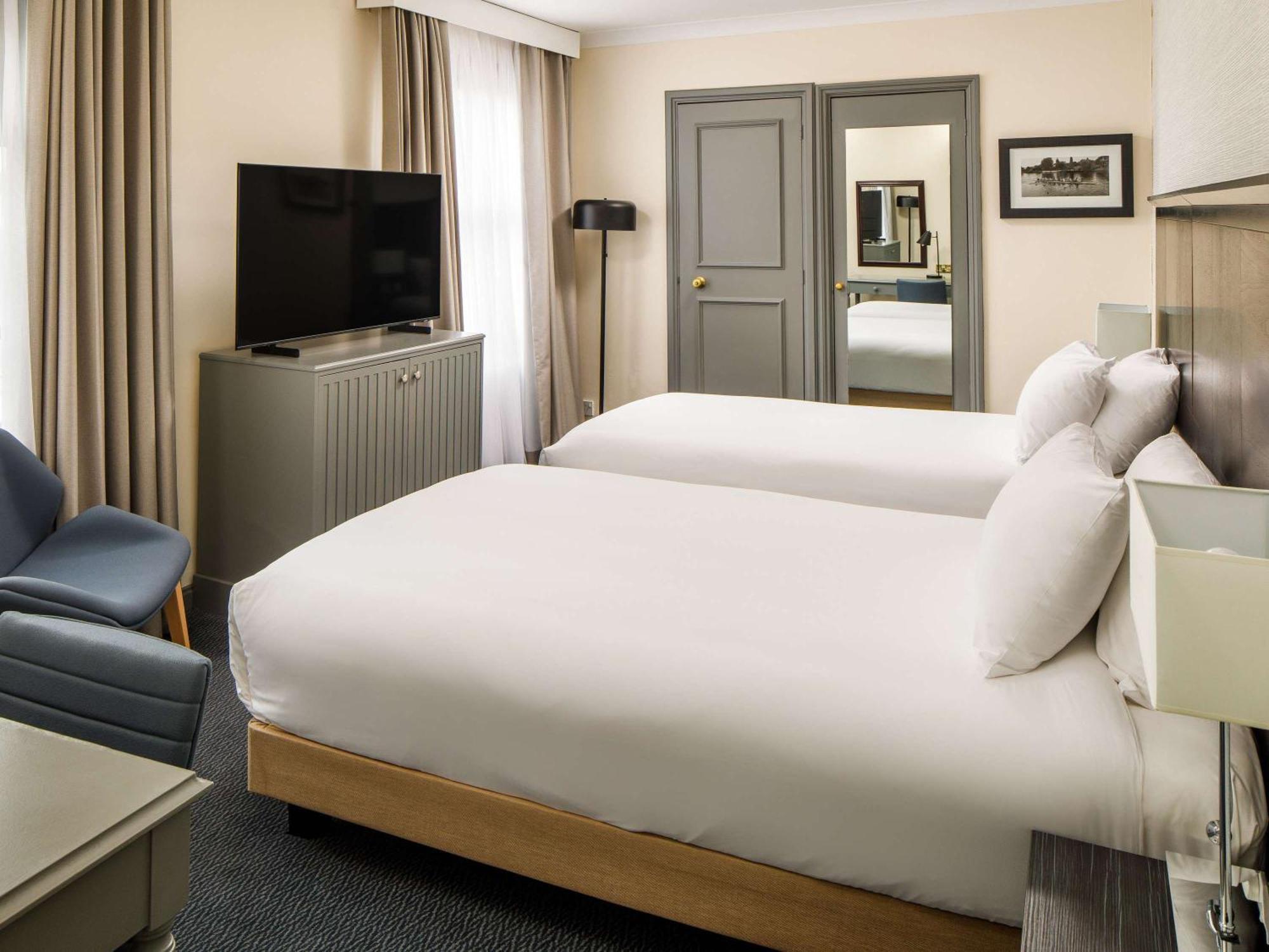Hotel Sunday London Staines-Upon-Thames Heathrow T5 Exteriér fotografie