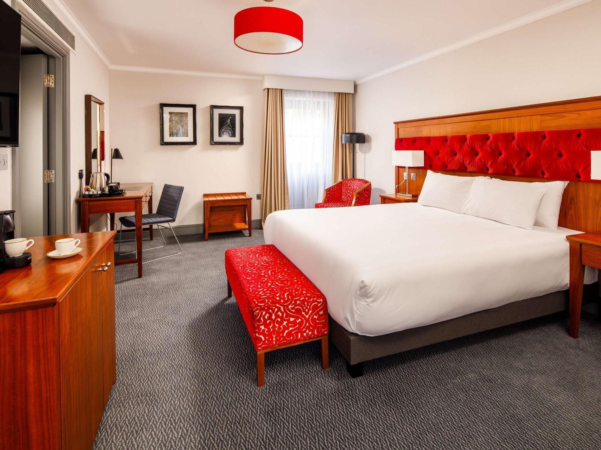 Hotel Sunday London Staines-Upon-Thames Heathrow T5 Exteriér fotografie