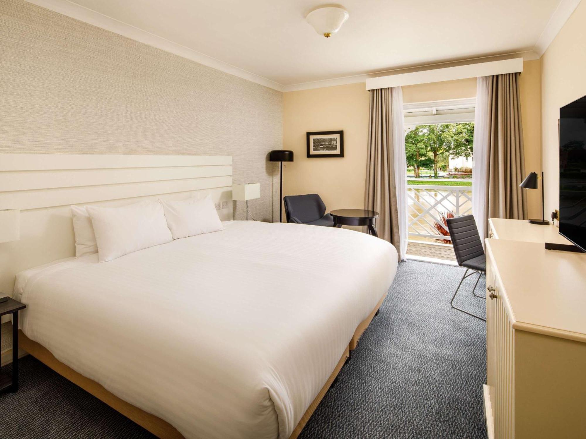 Hotel Sunday London Staines-Upon-Thames Heathrow T5 Exteriér fotografie
