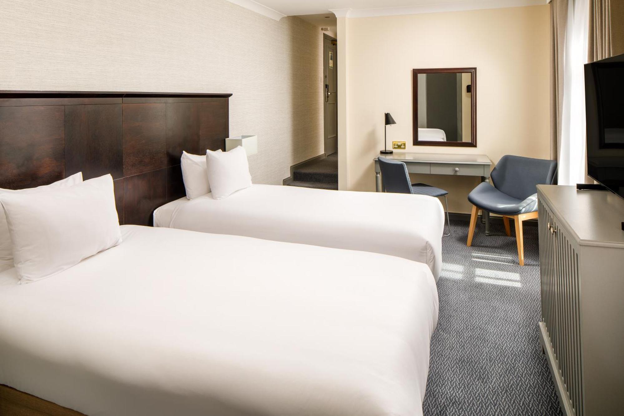 Hotel Sunday London Staines-Upon-Thames Heathrow T5 Exteriér fotografie
