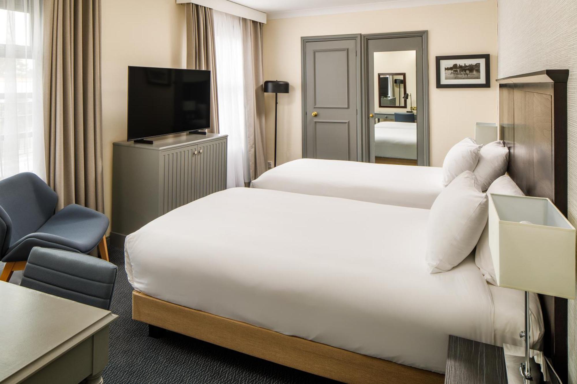 Hotel Sunday London Staines-Upon-Thames Heathrow T5 Exteriér fotografie
