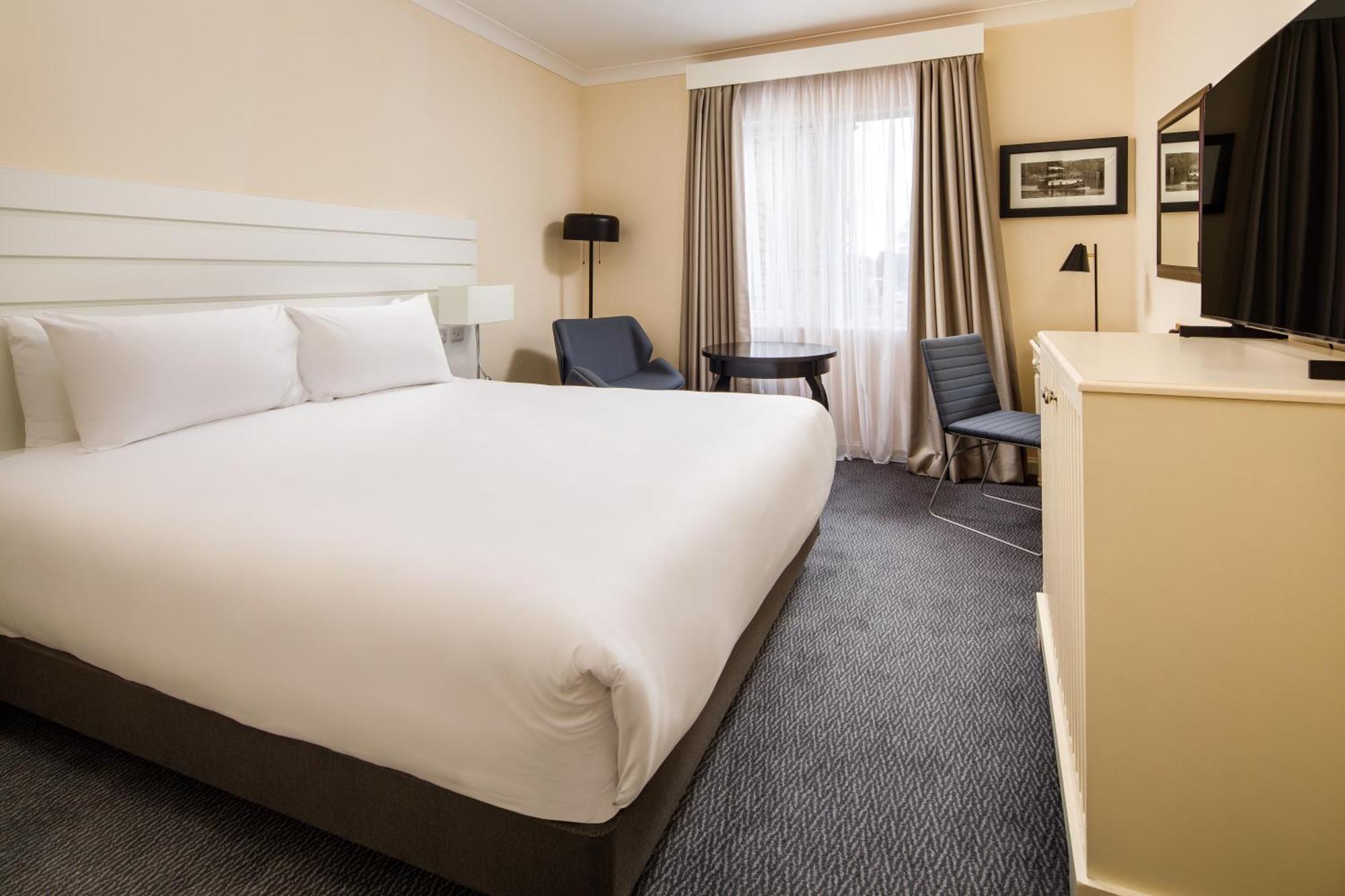 Hotel Sunday London Staines-Upon-Thames Heathrow T5 Exteriér fotografie